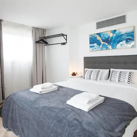 Tendency 12 Penthouse Apartment Barcelona